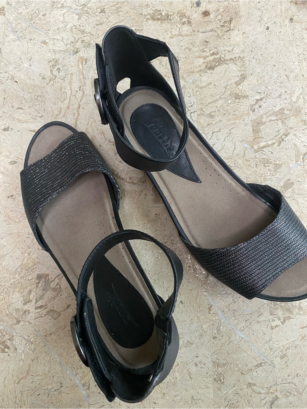 Earth Hera Grey Metallic Textured Ankle Strap Wedge Sandal Size 9 B